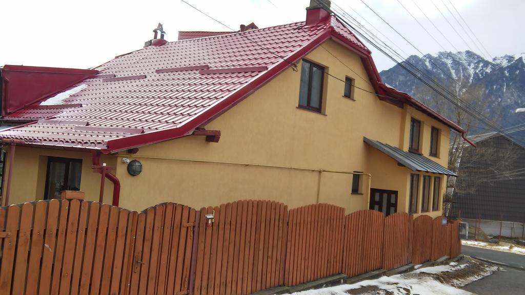 Casa Doina Hotell Buşteni Eksteriør bilde
